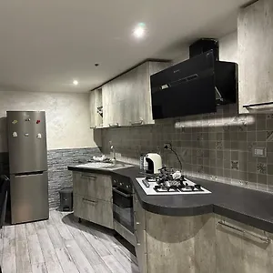 Giordana House Appartamento Aeroporto di Catania Fontana Rossa